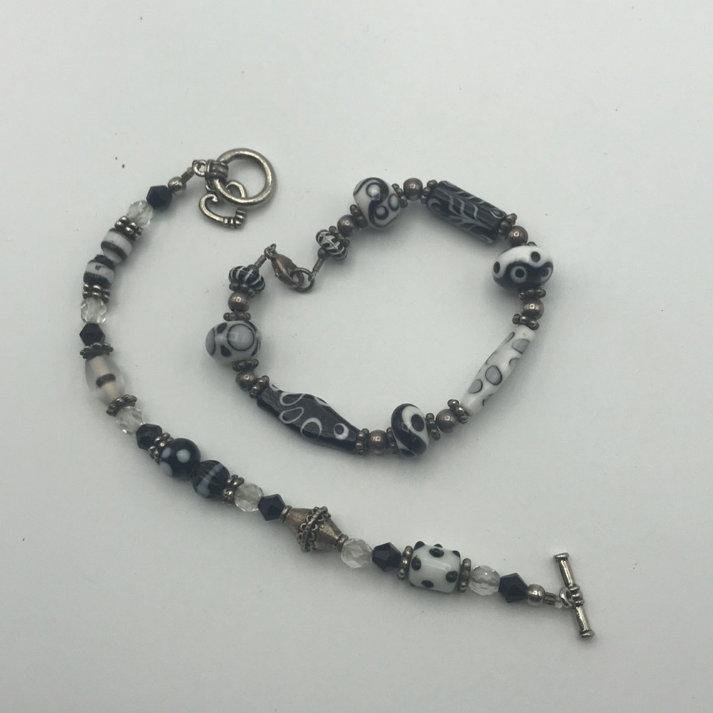 Unbranded Black and White Bracelet Set of 2